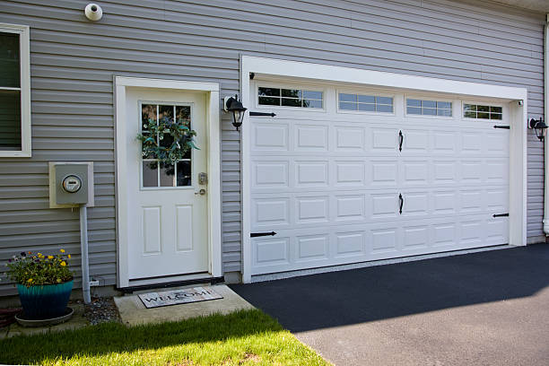 24/7 Emergency Garage Door Panel Replacement experts in Barron County County, WI